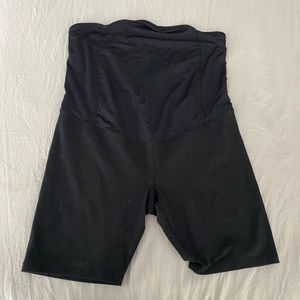 Maternity biker shorts